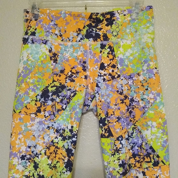FABLETICS floral print PowerHold capri leggings, S - Picture 2 of 14